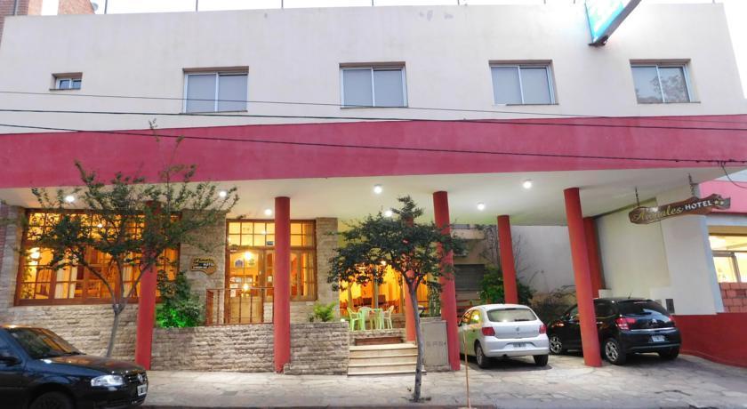 ויז'ה קרלוס פאס Hotel Arenales מראה חיצוני תמונה